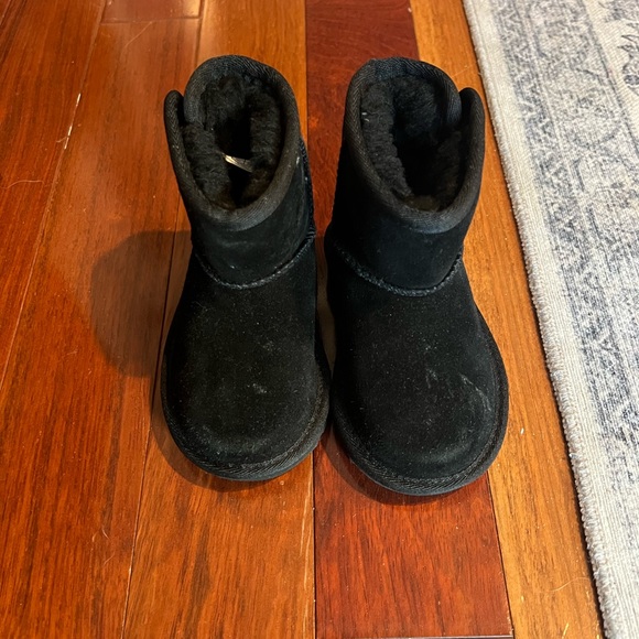 EUC ugg Kona boot black size 6M - Picture 2 of 7
